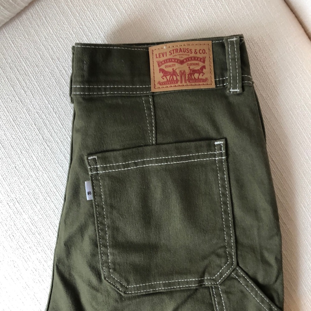 Size 28 Levi’s 725 High Rise Straight Crop - High Rise